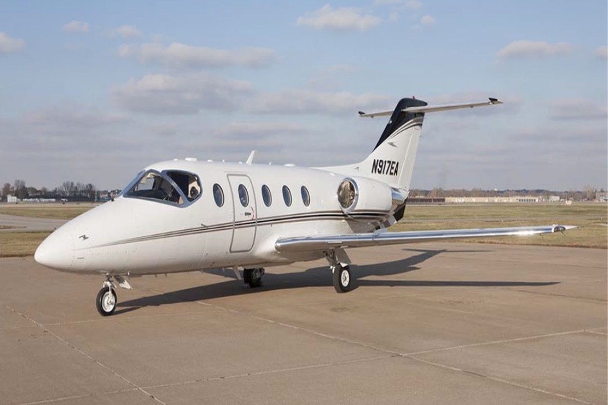 Beechjet aircraft maintenance